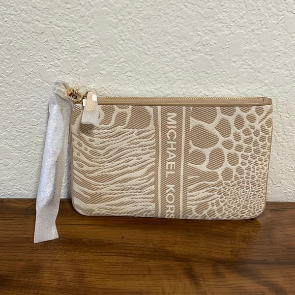 Micheal Kors Jet Set Charm Large Top-Zip Wristlet - Picture 3 of 5